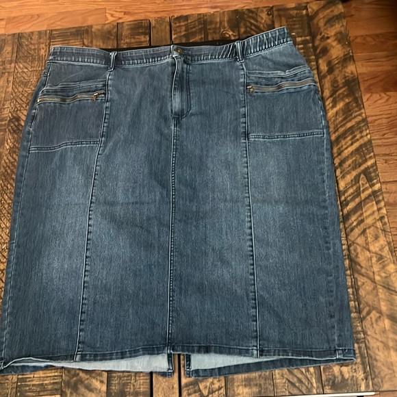 Catherine’s 26/28 Denim long skirt - Picture 3 of 14